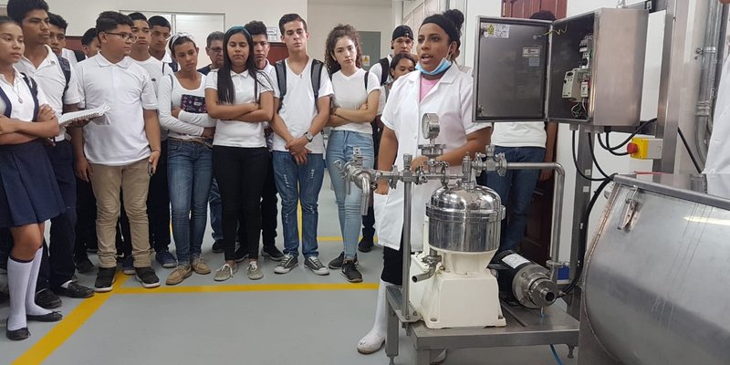 Estudiantes de Secundaria visitan Centro Tecnológico de San Isidro