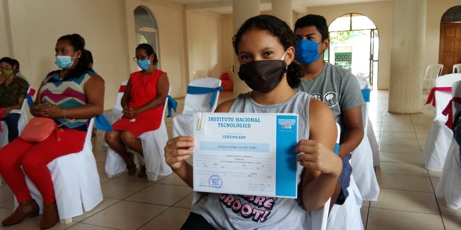Entregan certificados a  protagonistas de las Escuelas Municipales de Oficio en Carazo