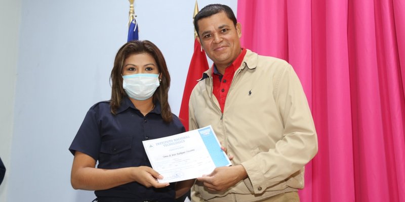 Servidores Públicos culminan con éxito Curso de Inglés Comunicativo impartido por INATEC