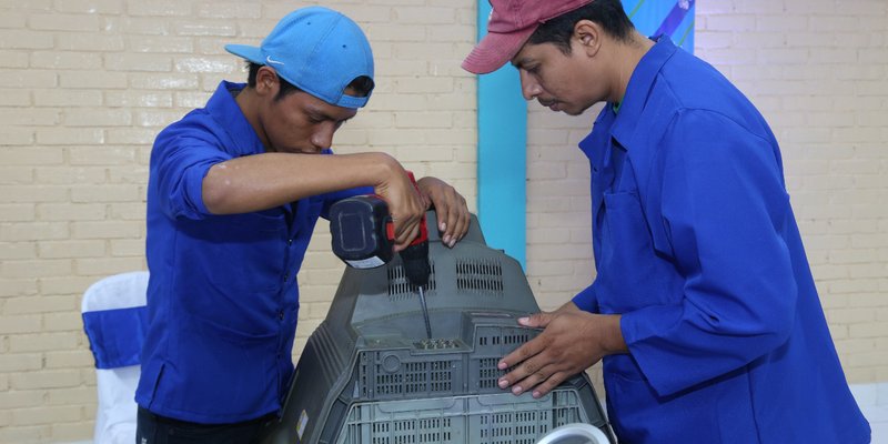 Estudiantes del Técnico General en Electrónica realizan demostraciones de lo aprendido