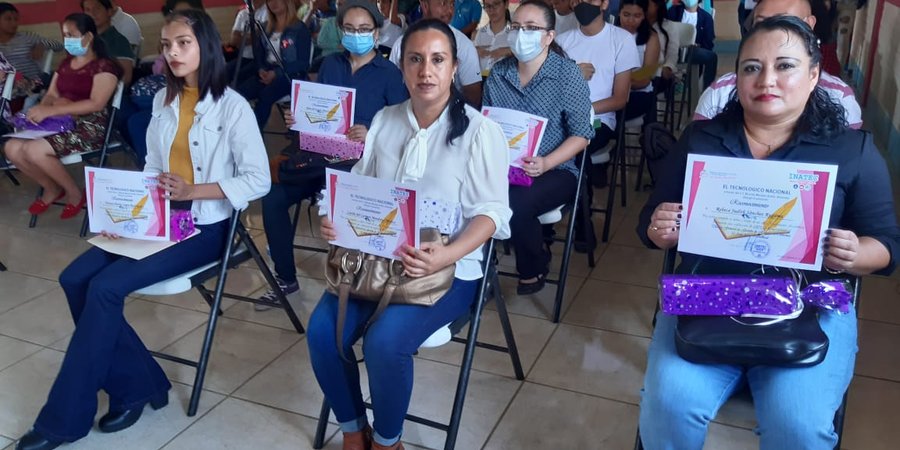 Entregan reconocimientos a estudiantes destacados de Centros Tecnológicos del país
