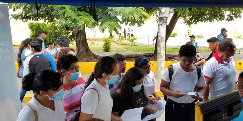 Centros Tecnológicos del Departamento de León Realizan Mega Feria Vocacional