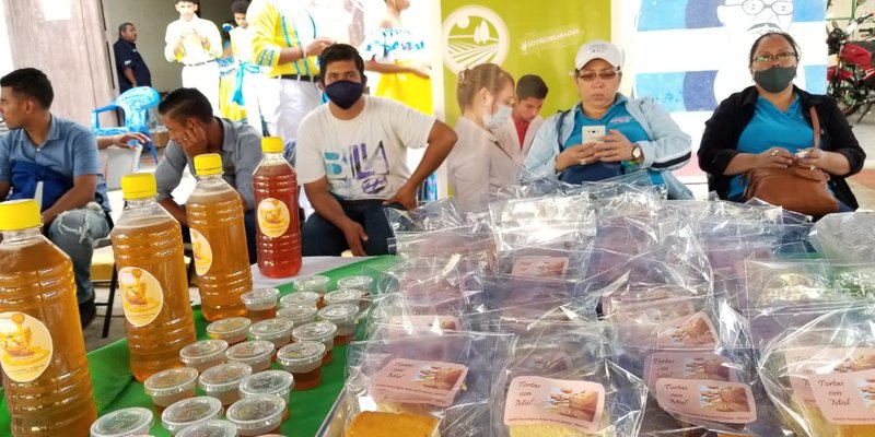 Centros Tecnológicos del Departamento de León Realizan Mega Feria Vocacional
