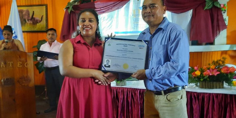 Docentes de Bilwi y Waspam, se gradúan como Especialistas de la Educación Técnica