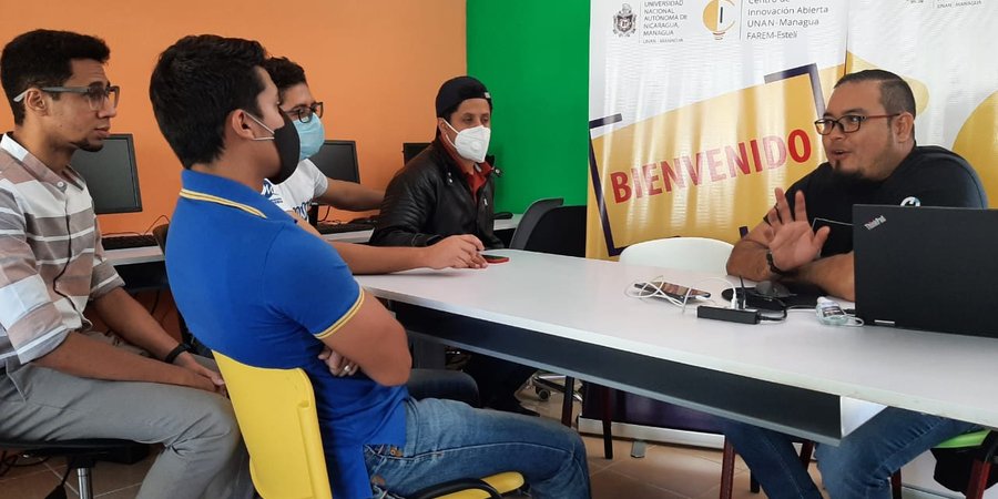 Inician Talleres Especializados dirigido a Equipos del Programa de Incubación