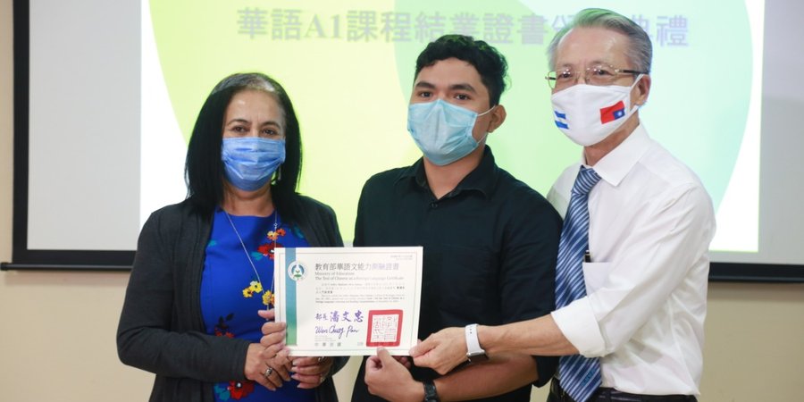 Realizan entrega de certificados del curso Chino Mandarín