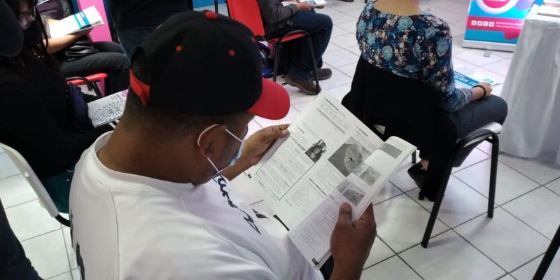 Centros Tecnológicos reciben libros de inglés para fortalecer aprendizaje en estudiantes de idioma