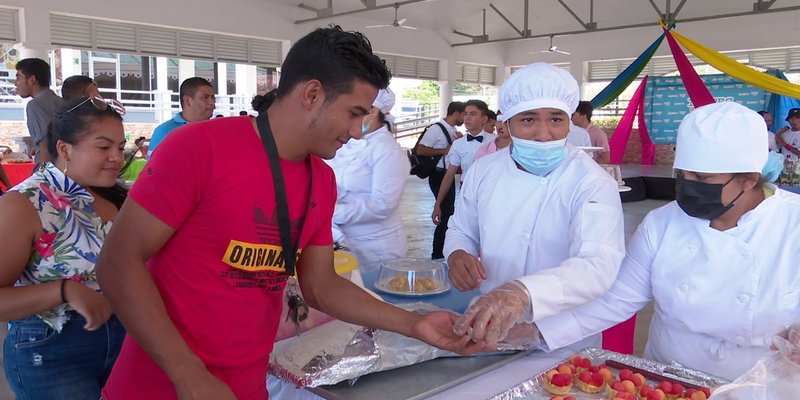 Estudiantes de carreras técnicas de hotelería realizan Mega Feria Gastronómica en San Juan del Sur