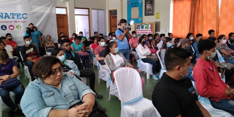 Estudiantes Técnicos Conmemoración el 41 Aniversario de la Cruzada Nacional de Alfabetización