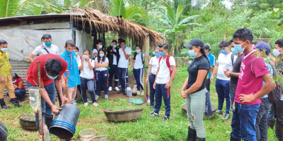 Estudiantes de Secundaria visitan ambientes didácticos del Centro Tecnológico El Rama