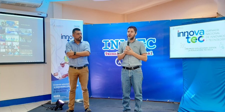 Protagonistas de INNOVATEC cuentan con la Primer Guía del Estudiante y Docente Innovador