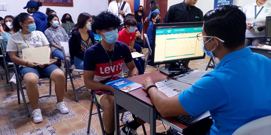 Así fue la afluencia de jóvenes matriculándose en el Centro Tecnológico de Masaya