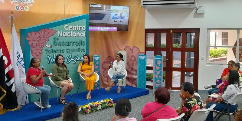 Foro: “Mujeres Emprendedoras, Creativa y Victoriosa” Dirigido a protagonista del Programa Usura Cero