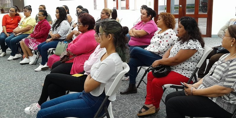 Foro: “Mujeres Emprendedoras, Creativa y Victoriosa” Dirigido a protagonista del Programa Usura Cero