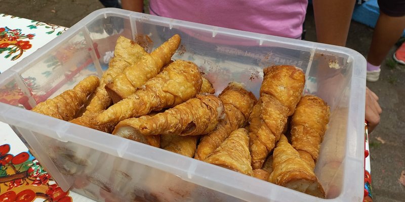 Estudiantes de educación técnica celebran feria gastronómica nicaragüense en saludo a las fiestas patrias