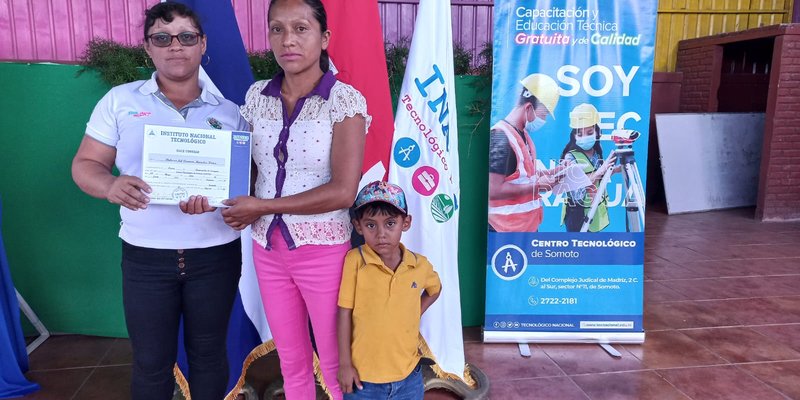 Pobladores de Las Sabanas en Madriz, finalizan cursos de las Escuelas Municipales de Oficio