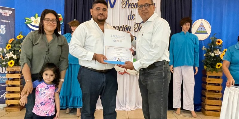 ¡Por amor a Nicaragua! Centro Tecnológico Padre Teodoro Kint, El Viejo celebra graduación de Educación Técnica