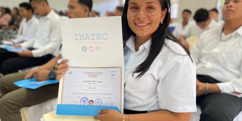 ¡Por amor a Nicaragua! Centro Tecnológico Padre Teodoro Kint, El Viejo celebra graduación de Educación Técnica