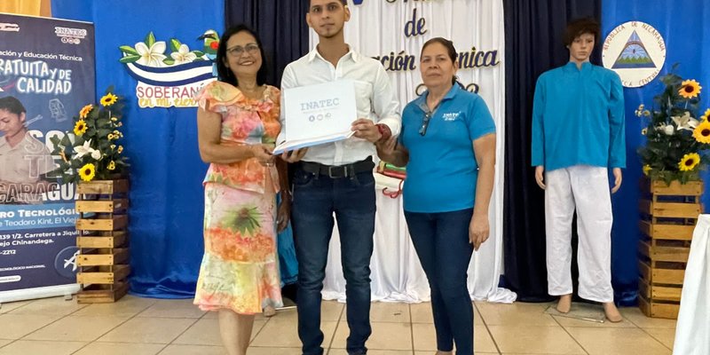 ¡Por amor a Nicaragua! Centro Tecnológico Padre Teodoro Kint, El Viejo celebra graduación de Educación Técnica