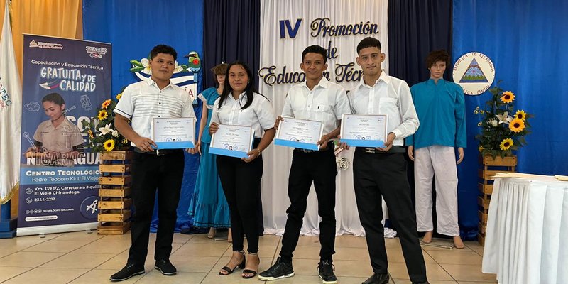 ¡Por amor a Nicaragua! Centro Tecnológico Padre Teodoro Kint, El Viejo celebra graduación de Educación Técnica