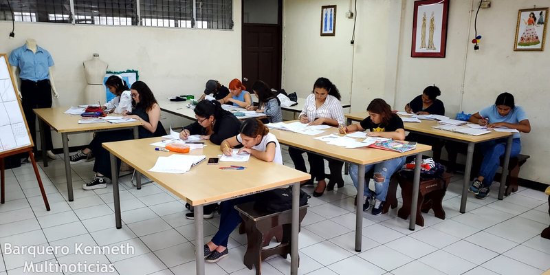 Estudiantes del Instituto Maestro Gabriel exploran las Oportunidades de Formación en la Educación Técnica