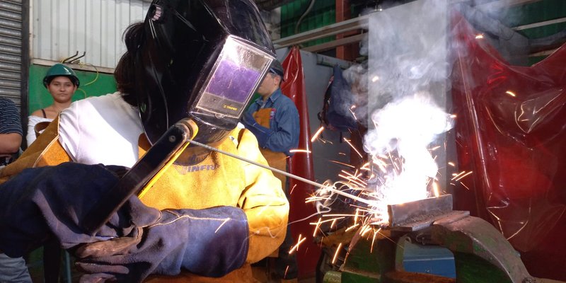 Estudiantes del Instituto Maestro Gabriel exploran las Oportunidades de Formación en la Educación Técnica