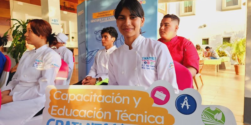 ¡Navidad y Año Nuevo para Aprender! Estudiantes Técnicos de Hotelería y Turismo Inician Programa de Pasantías 2023