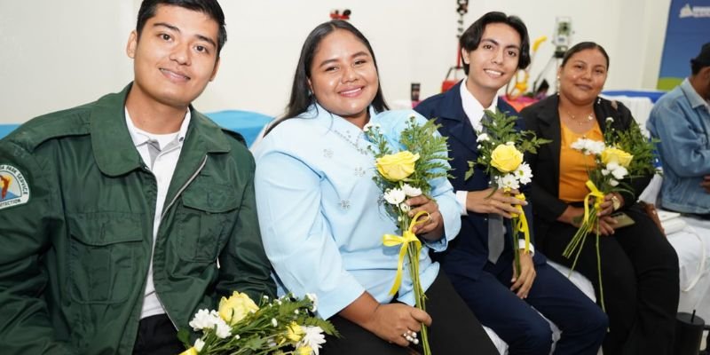 Nicaragua honra a más de 3 mil docentes técnicos en actosNicaragua honra a más de 3 mil docentes técnicos en actos departamentales de reconocimiento departamentales de reconocimiento