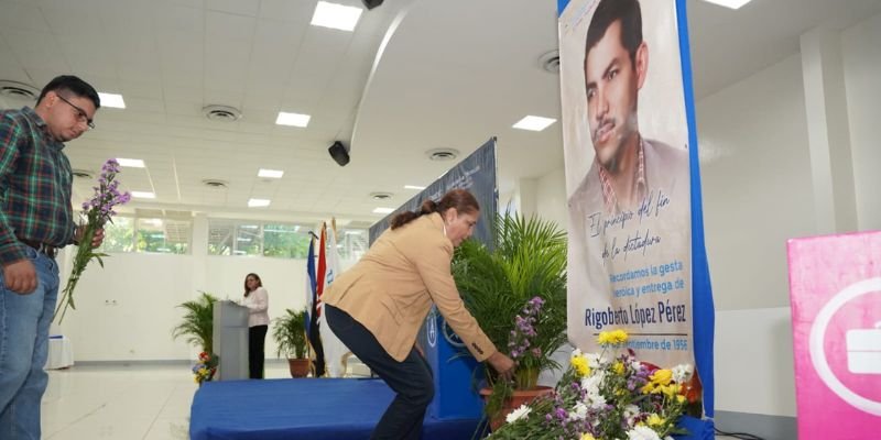 Nicaragua honra a más de 3 mil docentes técnicos en actos departamentales de reconocimiento