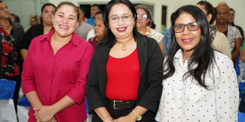 Nicaragua honra a más de 3 mil docentes técnicos en actos departamentales de reconocimiento