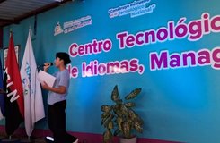 Centro Tecnológico de Idiomas celebra su 17 aniversario en el Día de la Alegría