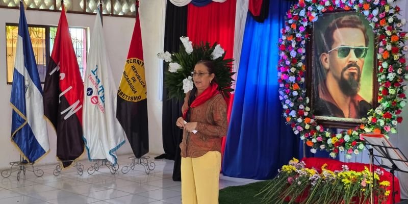 Centros Técnicos del país rinden homenaje al Comandante Carlos Fonseca con la jornada “Una flor para el Comandante Carlos”
