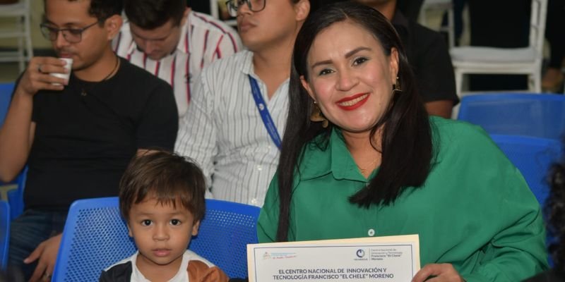 160 protagonistas reciben certificados de la Novena Temporada de Entrenamiento en Herramientas de Innovación