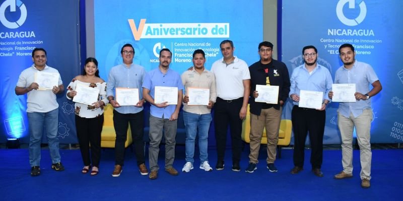 160 protagonistas reciben certificados de la Novena Temporada de Entrenamiento en Herramientas de Innovación