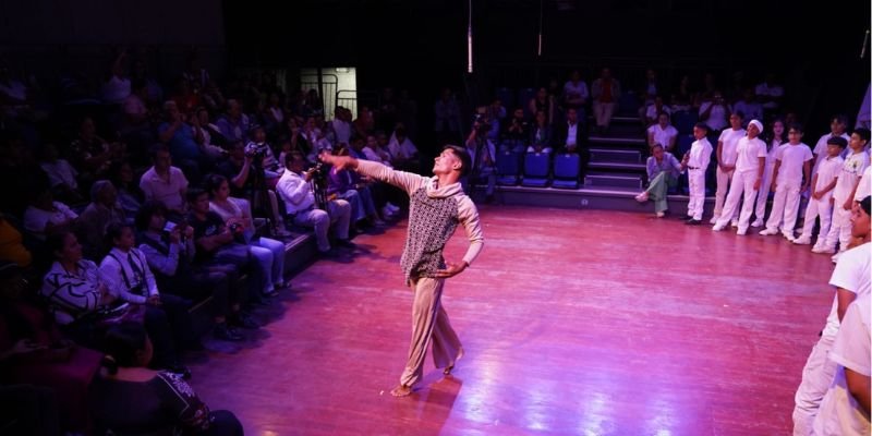 Teatro, cantos y poesía celebran la paz en Managua