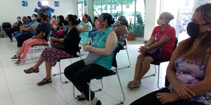 Capacitaciones a mujeres emprendedoras