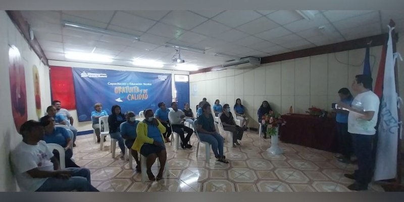 Cartilla Adolescentes y Jóvenes es presentada a Servidores Públicos de Juigalpa