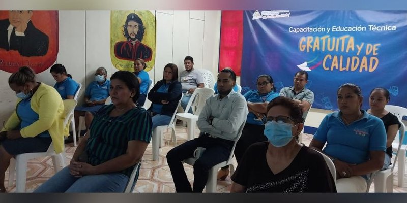 Cartilla Adolescentes y Jóvenes es presentada a Servidores Públicos de Juigalpa