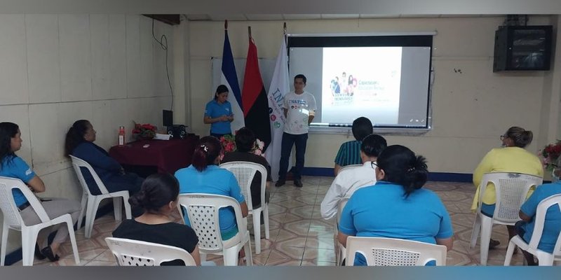 Cartilla Adolescentes y Jóvenes es presentada a Servidores Públicos de Juigalpa