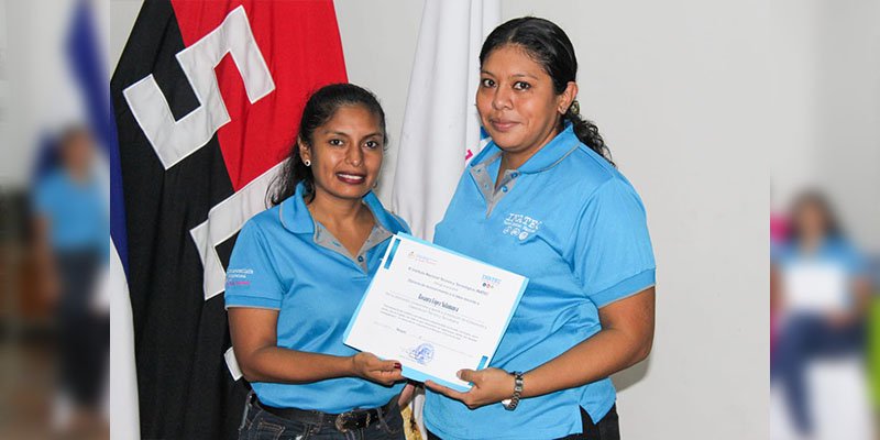 Masaya Celebra el Día del Maestro nicaragüense