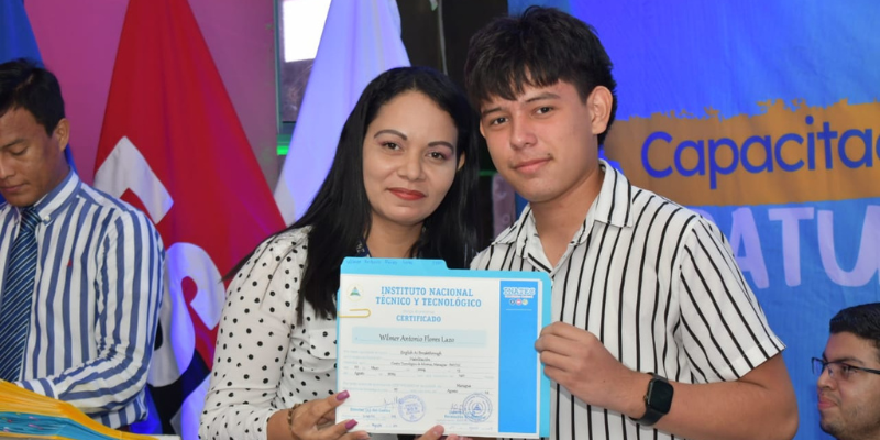 Protagonistas egresados del Centro Tecnológico de Idiomas