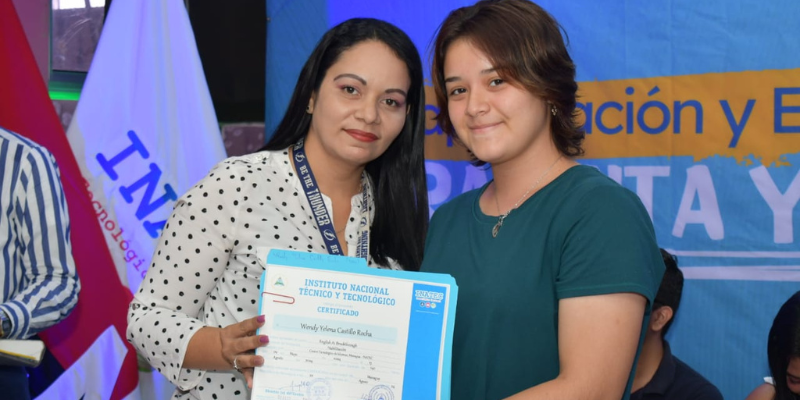 Protagonistas egresados del Centro Tecnológico de Idiomas