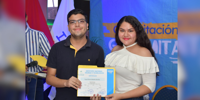Protagonistas egresados del Centro Tecnológico de Idiomas