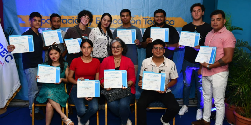 Protagonistas egresados del Centro Tecnológico de Idiomas