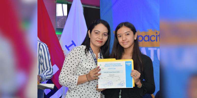 Protagonistas egresados del Centro Tecnológico de Idiomas