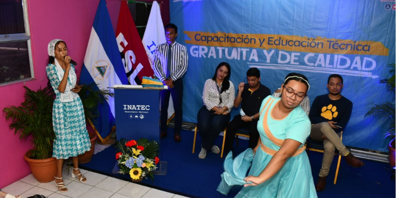 Protagonistas egresados del Centro Tecnológico de Idiomas