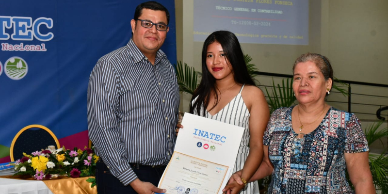 Graduación del Centro Tecnológico Ariel Darce
