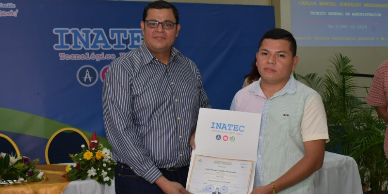 Graduación del Centro Tecnológico Ariel Darce
