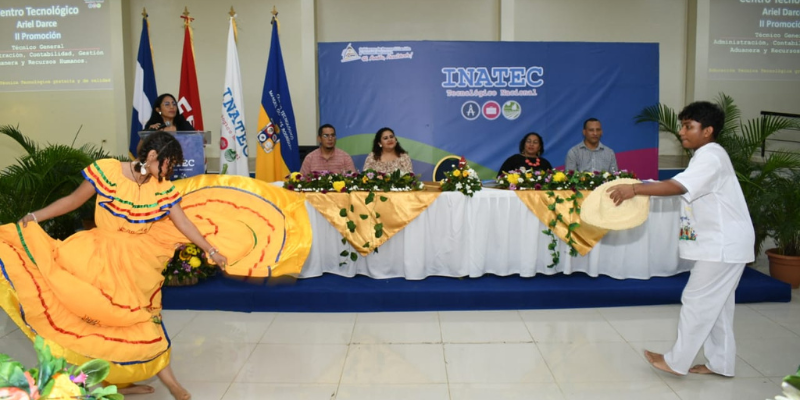 Graduación del Centro Tecnológico Ariel Darce