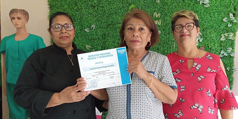 72 protagonistas reciben certificados bajo la estrategia nacional “Escuelas Municipales de Oficio”